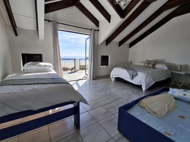 To Let 3 Bedroom Property for Rent in Golden Mile Western Cape